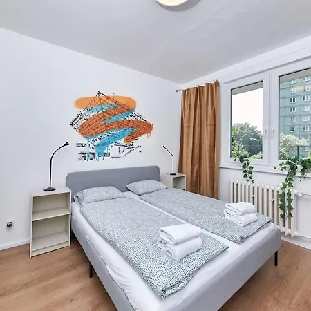 Riverside Center, 3 Bedroom Near Danube River Lägenhet