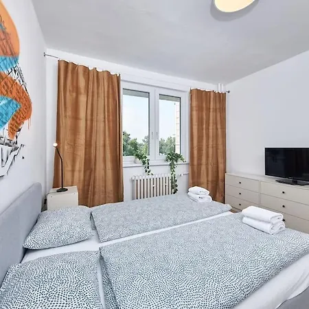 Daire Riverside Center, 3 Bedroom Garage Bratislava