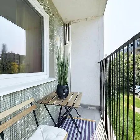 Riverside Center, 3 Bedroom Garage Daire Bratislava
